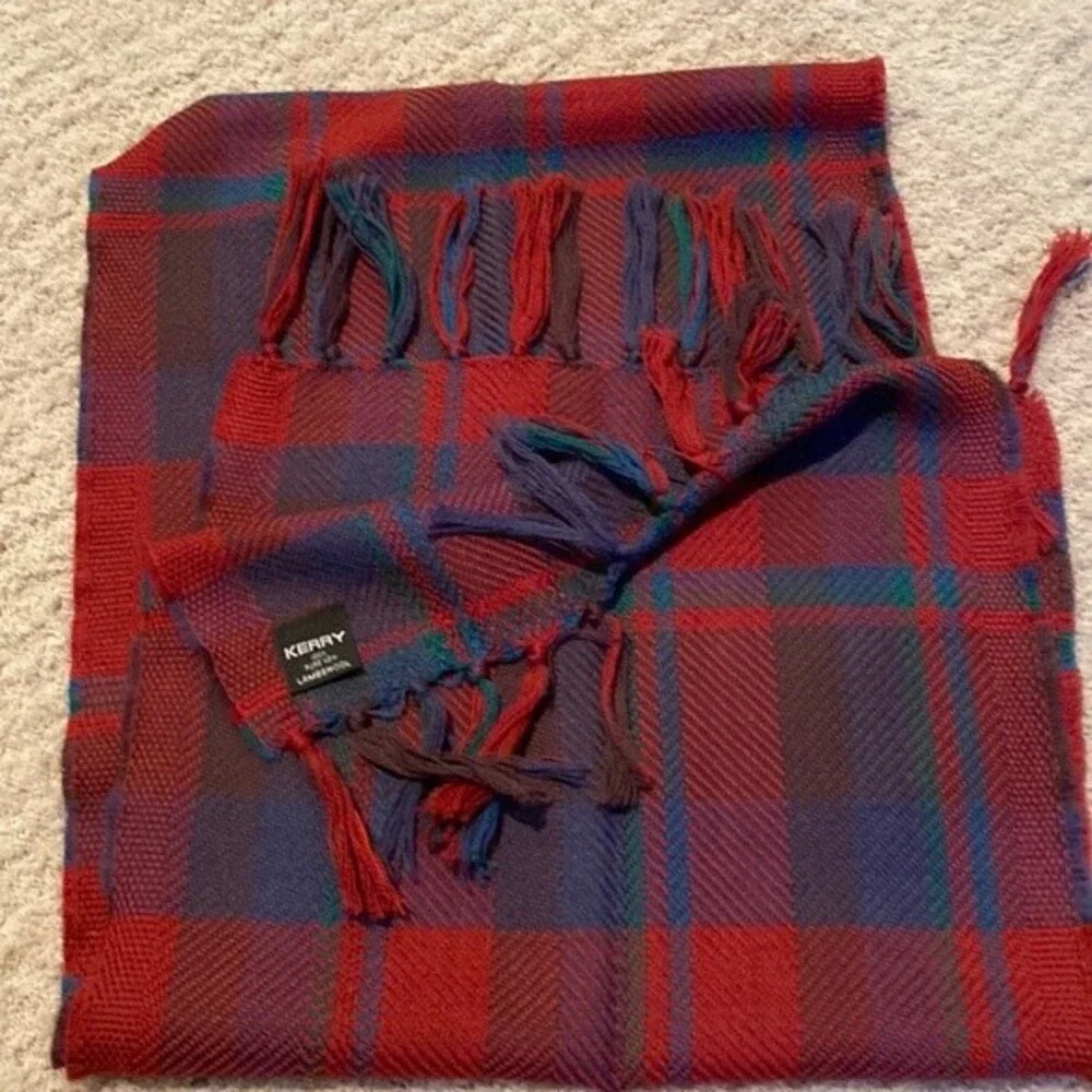 100% wool woven scarf